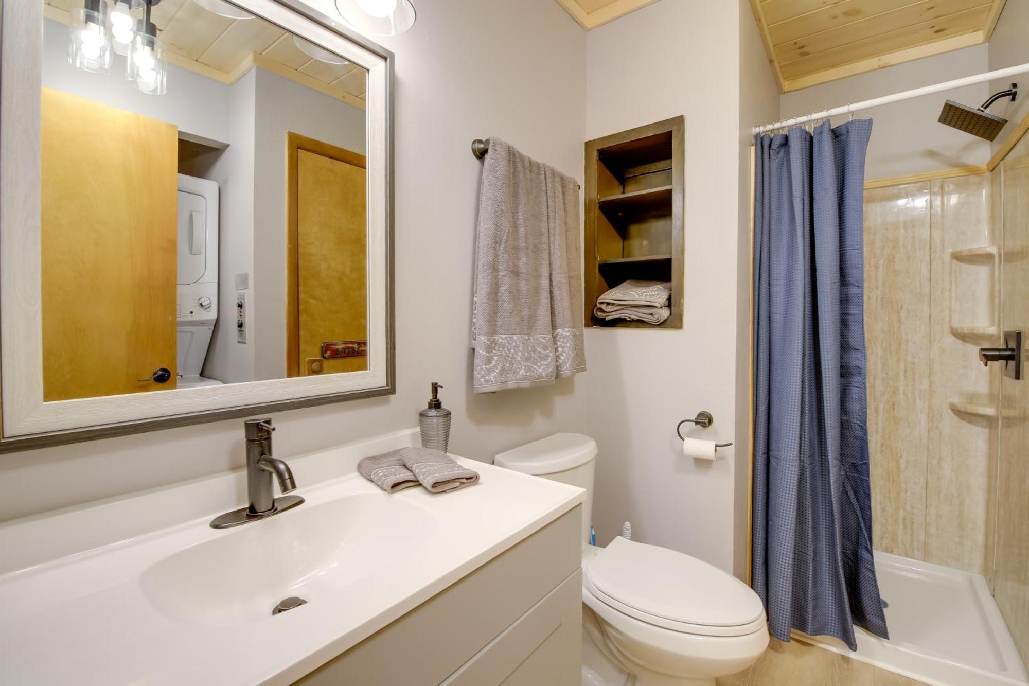 Gatlinburg Mountain Cabin With Hot Tub, Deck And Games Экстерьер фото