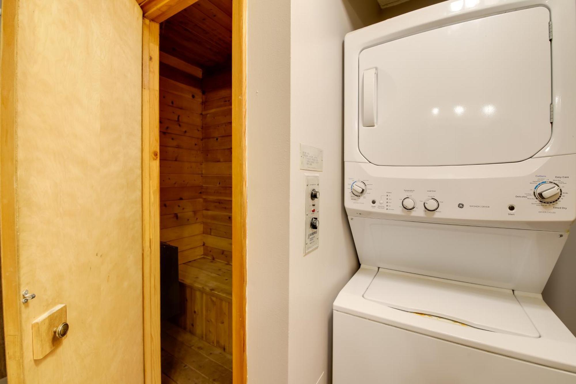 Gatlinburg Mountain Cabin With Hot Tub, Deck And Games Экстерьер фото