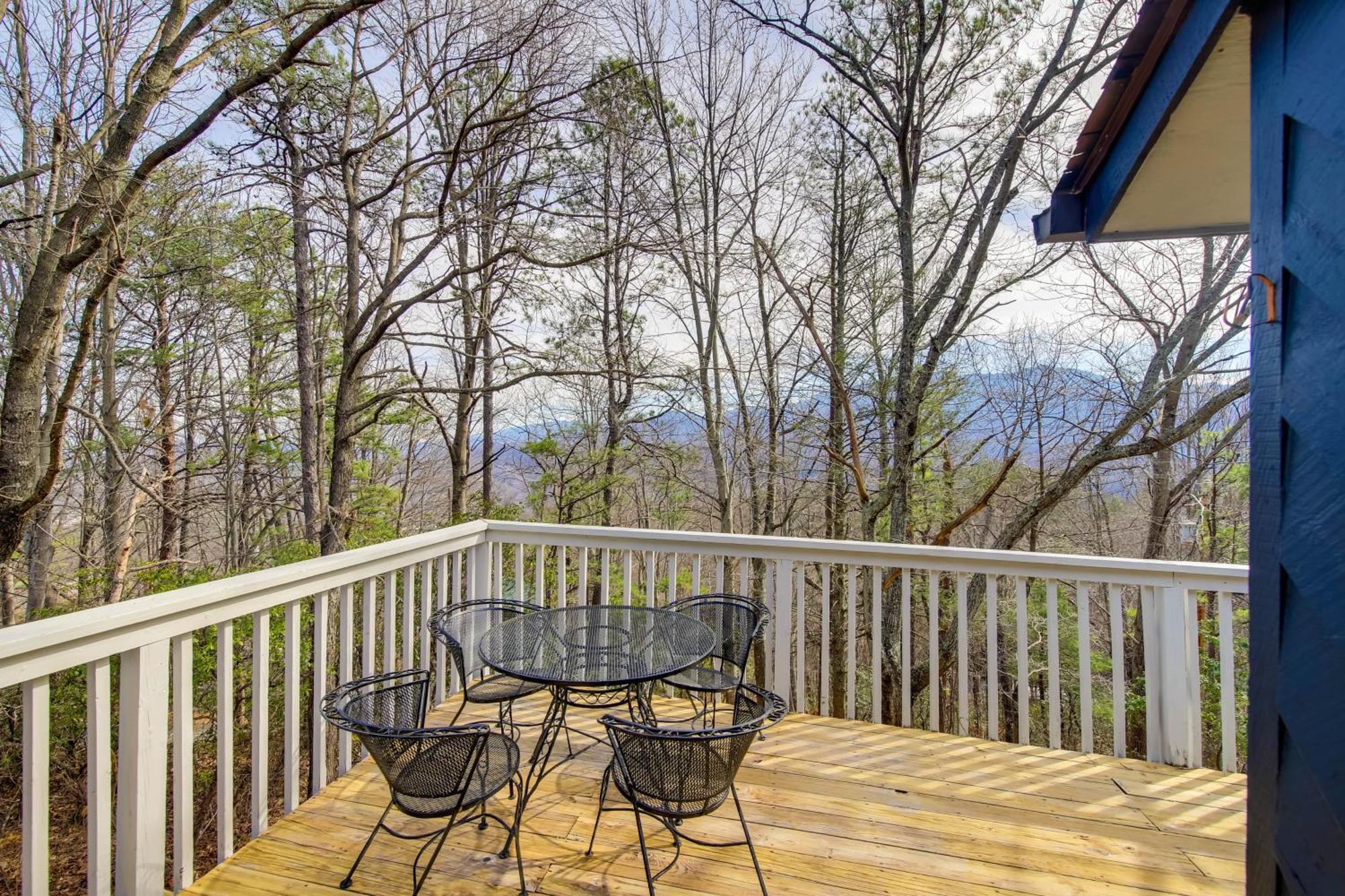 Gatlinburg Mountain Cabin With Hot Tub, Deck And Games Экстерьер фото