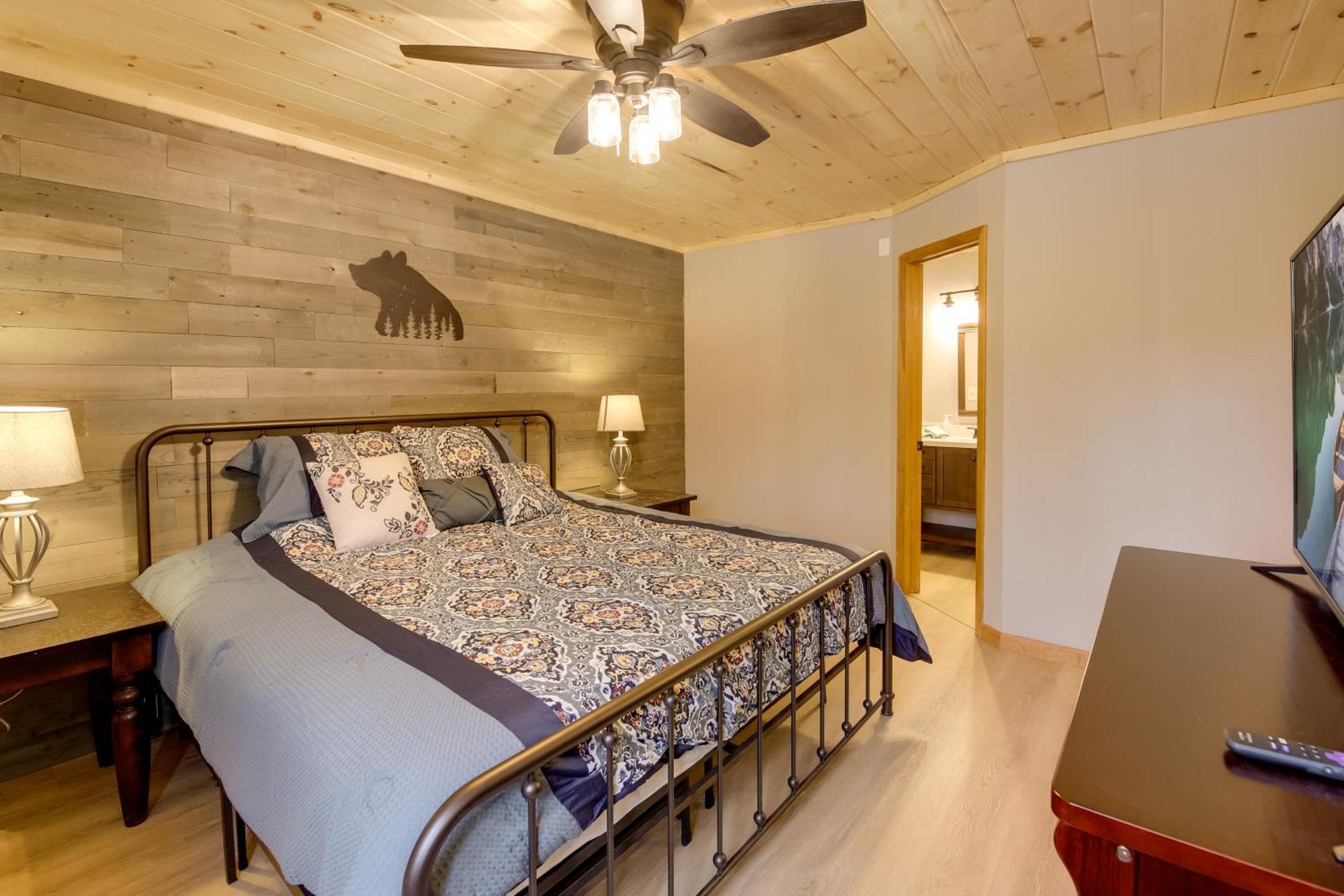 Gatlinburg Mountain Cabin With Hot Tub, Deck And Games Экстерьер фото